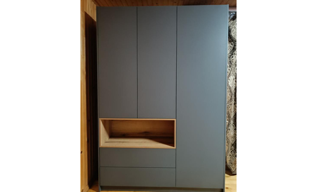 Skříň na oblečení s nikou Doros Dale Antracit/Dub Evok 3 dveře 150 × 52 × 220 (44900526)