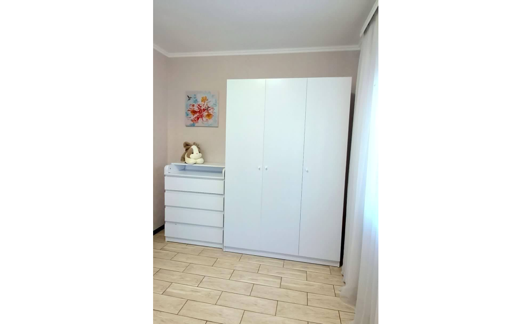 Skříň na oblečení Doros Promo Bílá 3 dveře 135×48×204 (80737071)